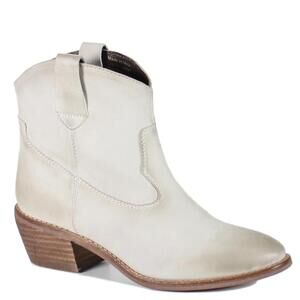 NEW DIBA TRUE women's outta town low boots in off white